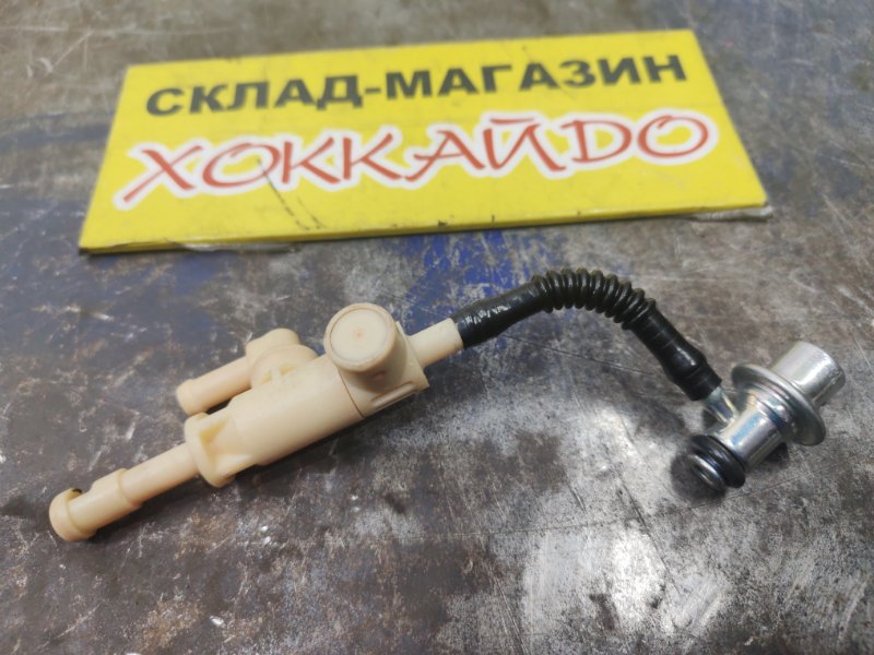 Клапан давления топлива Toyota Voxy ZRR75G 3ZR-FE 06.2007 (б/у)