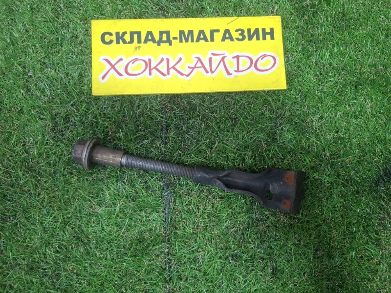 Кронштейн запасного колеса Toyota Hiace Regius KCH46G 1KZ-TE 04.1997 (б/у)