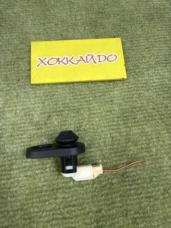 Датчик открытия двери; Концевик двери Toyota Wish ZNE10G 1ZZ-FE 09.2005 (б/у)