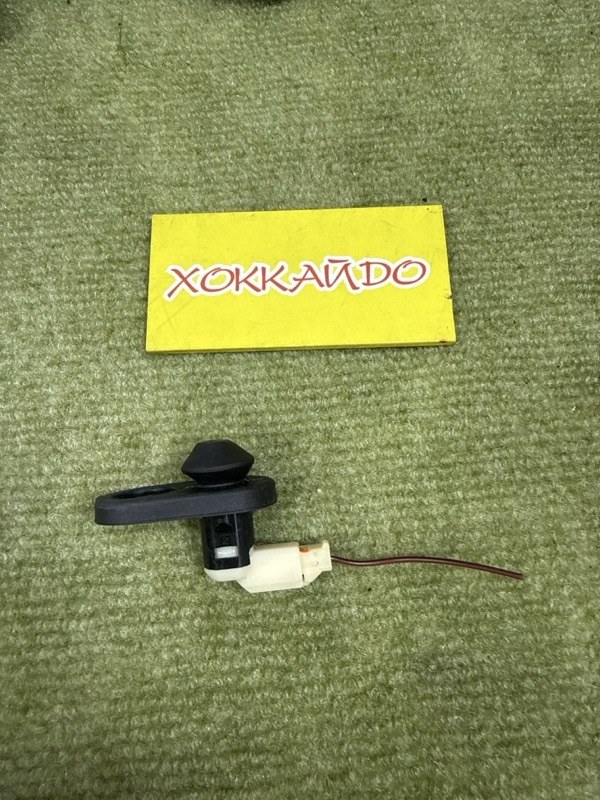 Датчик открытия двери; Концевик двери Toyota Corolla NZE120 2NZ-FE 08.2000 (б/у)