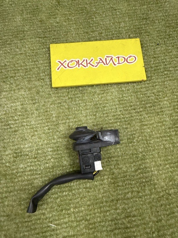 Датчик открытия двери; Концевик двери Subaru Forester SG5 EJ205 02.2002 (б/у)