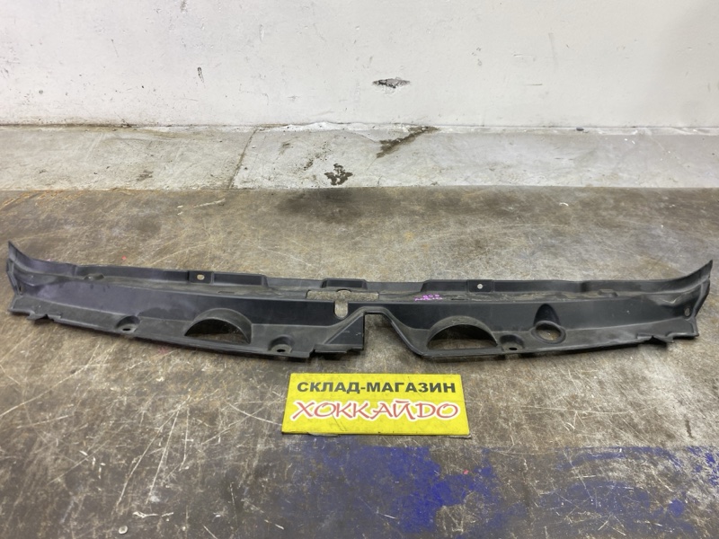 Рамка радиатора Toyota Wish ANE10G 1AZ-FSE 09.2005 (б/у)