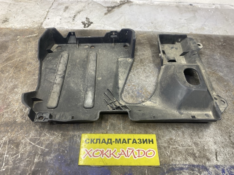Защита топливного бака Honda Accord CL7 K20A 10.2002 задняя левая (б/у)