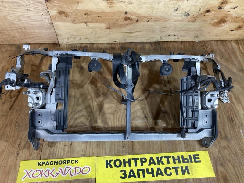 Рамка радиатора Toyota Wish ZGE20G 2ZR-FAE 03.2009 (б/у)