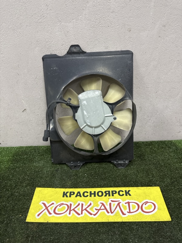 Вентилятор радиатора двигателя Toyota Ipsum SXM10G 3S-FE 04.1998 правый (б/у)