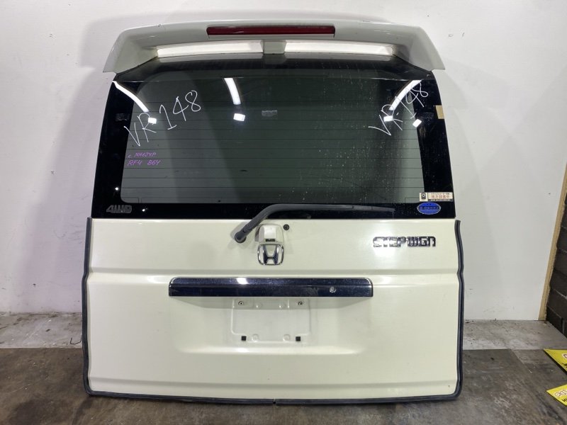 Дверь задняя багажника Honda Stepwgn RF4 K20A 04.2001 (б/у)