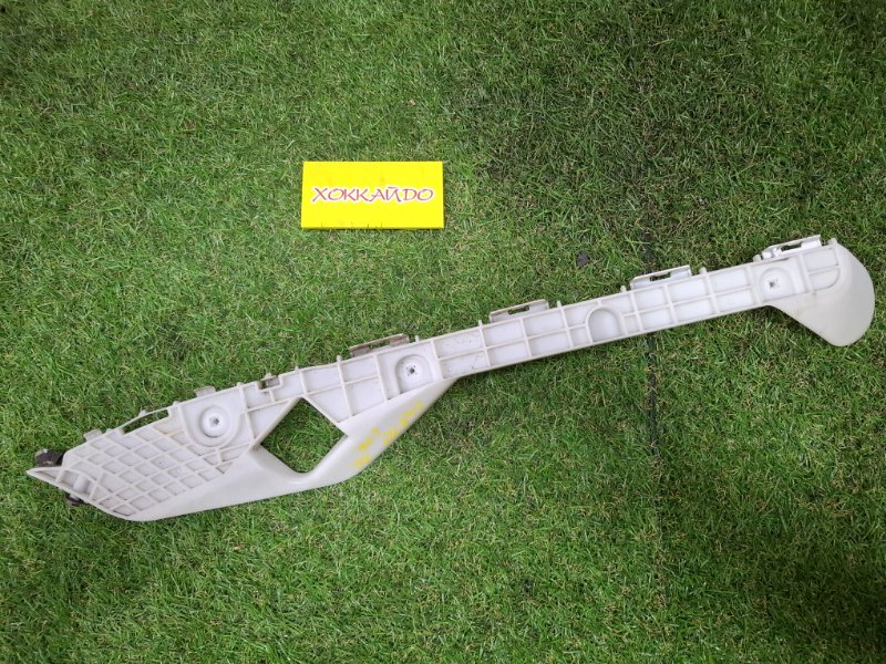 Клипса бампера Toyota Wish ZGE20G 2ZR-FAE 03.2009 задняя левая (б/у)