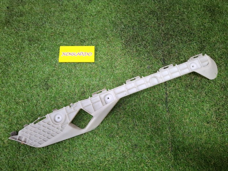 Клипса бампера Toyota Wish ZGE20G 2ZR-FAE 04.2009 задняя левая (б/у)