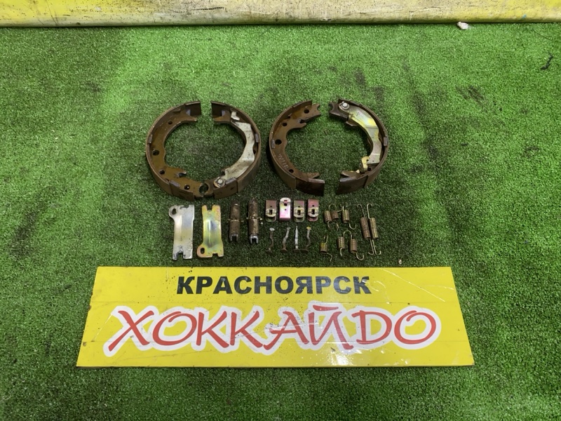 Колодки тормозные Honda Stream RN3 K20A 10.2000 задние (б/у)