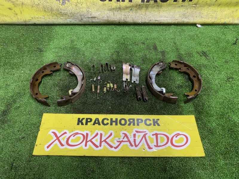 Колодки тормозные Honda Stepwgn RF4 K20A 04.2001 задние (б/у)