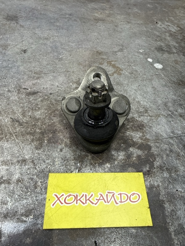 Шаровая Toyota Wish ZGE20G 2ZR-FAE 04.2009 передняя правая (б/у)