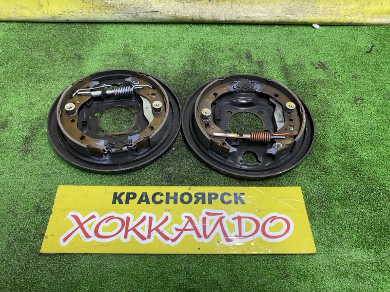 Колодки тормозные Toyota Corolla Fielder ZRE162G 2ZR-FAE 05.2012 задние (б/у)