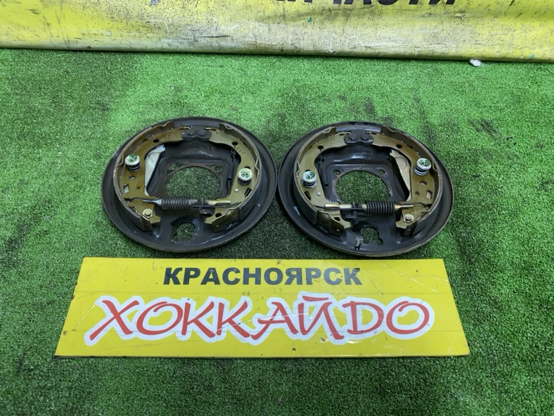 Колодки тормозные Toyota Corolla Fielder NZE121G 1NZ-FE 08.2000 задние (б/у)