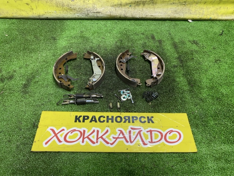 Колодки тормозные Toyota Vista ZZV50 1ZZ-FE 04.2000 задние (б/у)