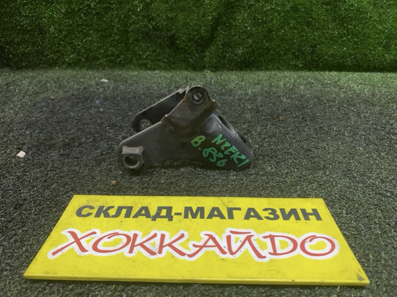 Кронштейн крепления Toyota Corolla Spacio NZE121N 1NZ-FE 05.2001 задний (б/у)