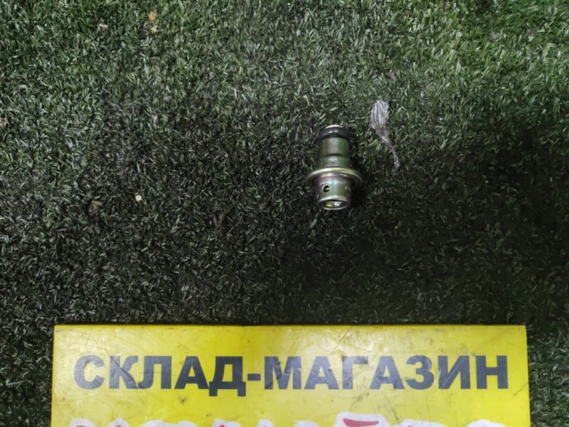 Клапан давления топлива Toyota Wish ZNE10G 1ZZ-FE 01.2003 (б/у)