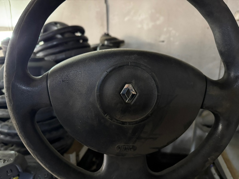 Пластик (накладка) на руль Renault megane Б/У