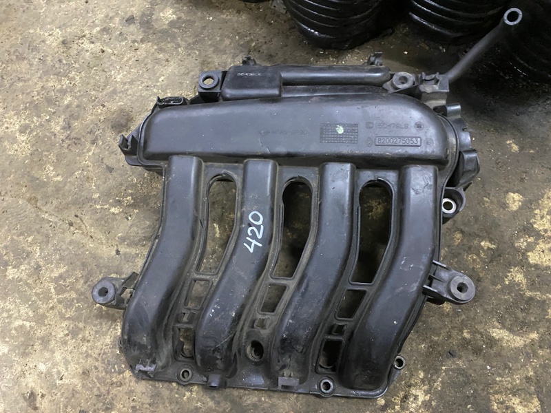 Запчасть впускной коллектор Renault Megane 2 2009 k4m 812 Б/У Впускной коллектор Renault Megane 2 2009 k4m 812 Б/У