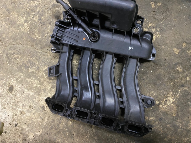 Впускной коллектор Renault Megane 2 k4m 812 Впускной коллектор Renault Megane 2 k4m 812