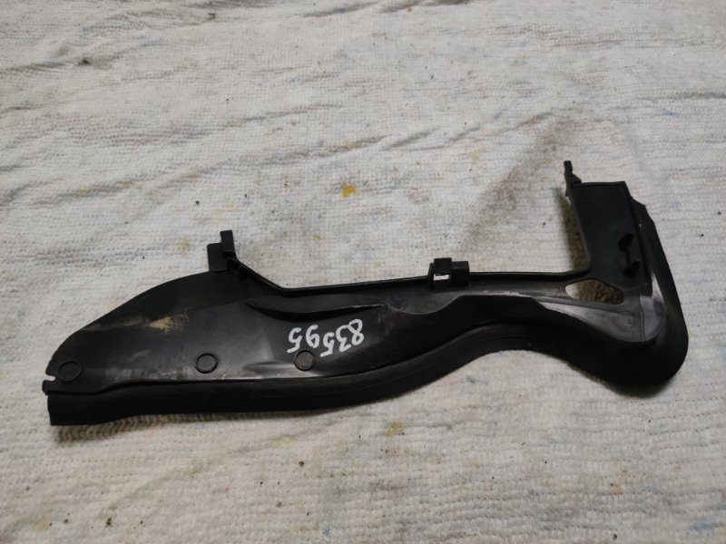 Накладка под дворники передняя правая C4 2011 B7 EP6CDT Накладка под дворники передняя правая C4 2011 B7 EP6CDT