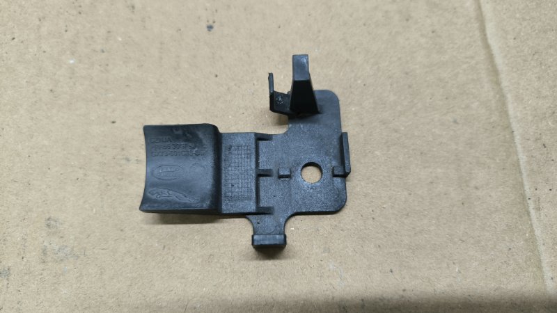 Кронштейн радиатора кондиционера передний правый Jaguar XE 2015 X760 204DTD T2H7989 Б/У