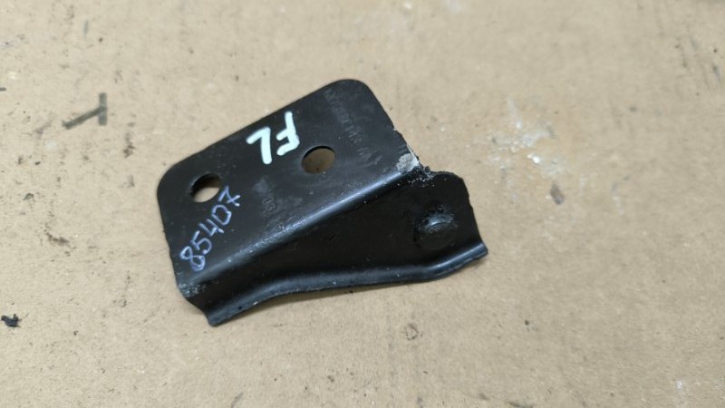 Кронштейн передней панели передний левый XE 2015 X760 204DTD