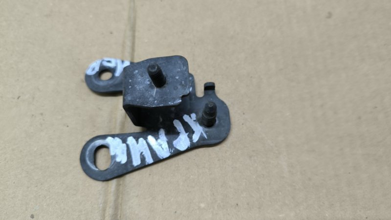 Запчасть кронштейн Jaguar XF 2014 X250 306DT(AJTDV6) C2Z17608 Б/У Кронштейн Jaguar XF 2014 X250 306DT(AJTDV6) C2Z17608 Б/У