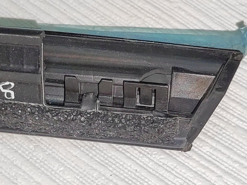 Уплотнитель стекла задний левый RX 2023 T22 SQRF4J20C