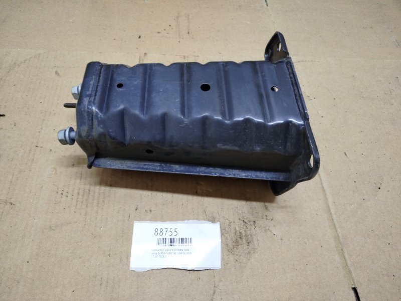 Кронштейн усилителя передний правый lexus GS450H 2008 GWS191 2GRFSE 57107-30061 Б/У