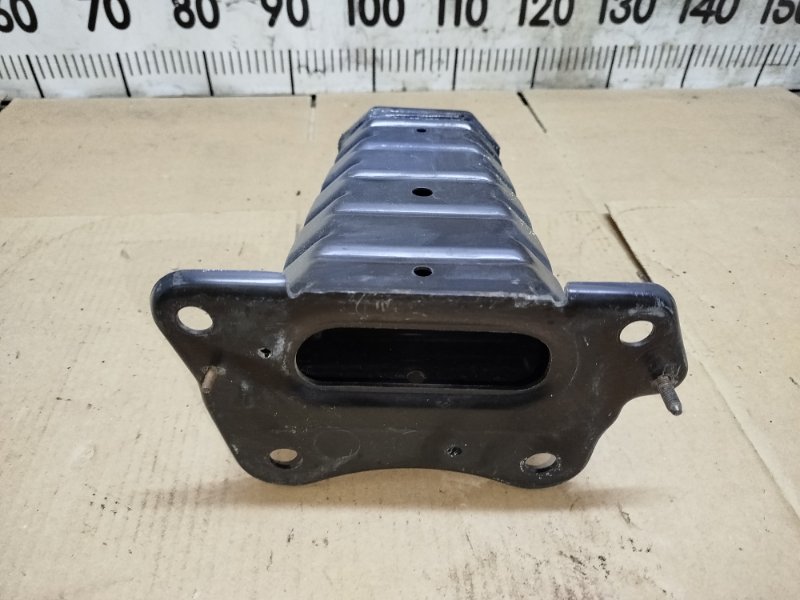 Кронштейн усилителя передний правый GS450H 2008 GWS191 2GRFSE