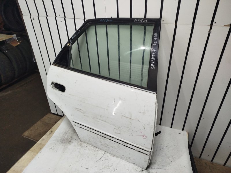 Дверь задняя правая Sprinter 1998 AE110 4AFE