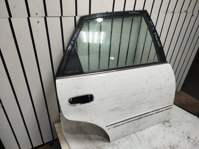 Дверь задняя правая Sprinter 1998 AE110 4AFE