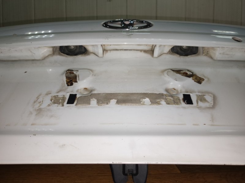 Крышка багажника corolla 2007-2010 ZRE151