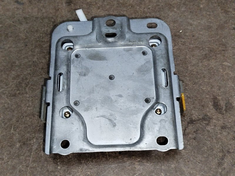 Компьютер AIR BAG GS300 1998 JZS160 Компьютер AIR BAG GS300 1998 JZS160