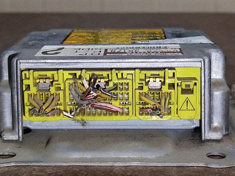 Компьютер AIR BAG GS300 1998 JZS160 Компьютер AIR BAG GS300 1998 JZS160