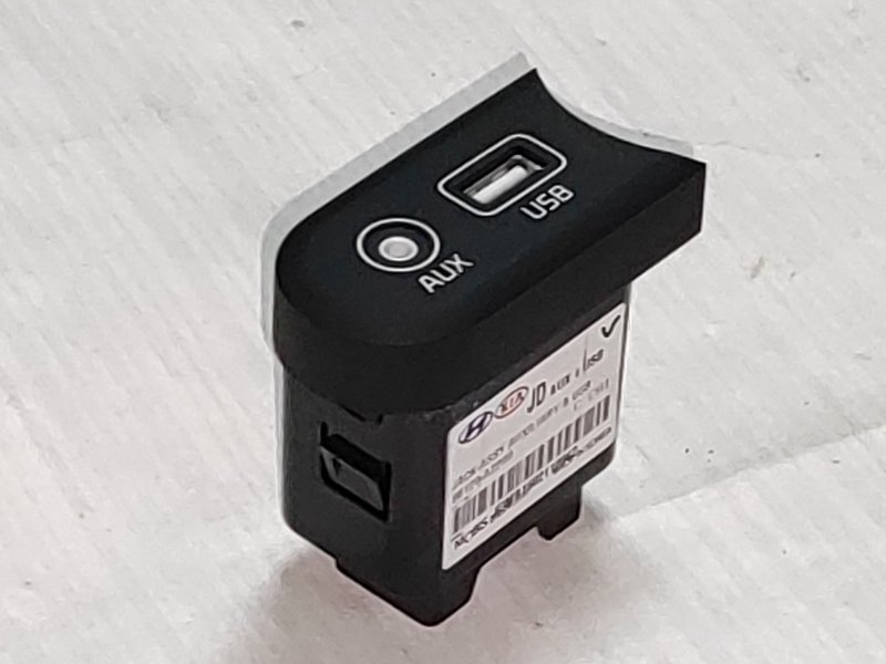 Разъем USB KIA Ceed 2016 JD G4LC 96120-A2200 Б/У