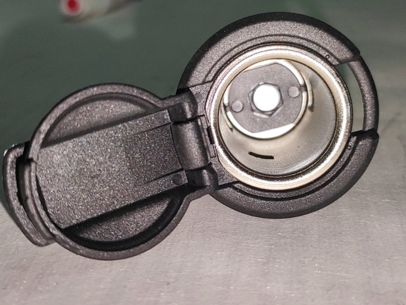 Гнездо 12V KIA Ceed JD G4LC