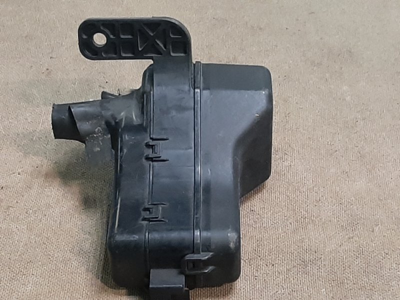 Блок предохранителей Aristo JZS160 Блок предохранителей Aristo JZS160