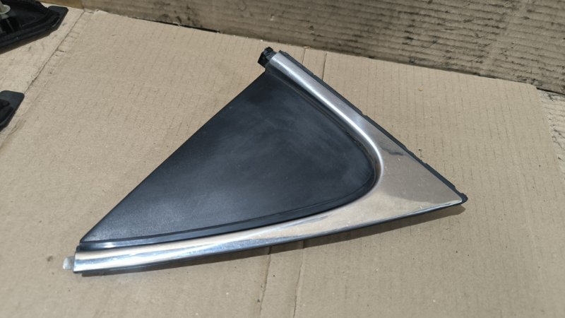 Накладка двери задняя правая Mazda 626 GE
