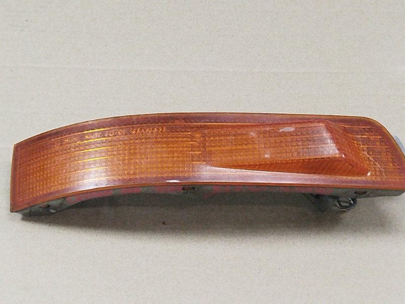 Указатель поворота в бампер передний правый Crown 1992 JZS141