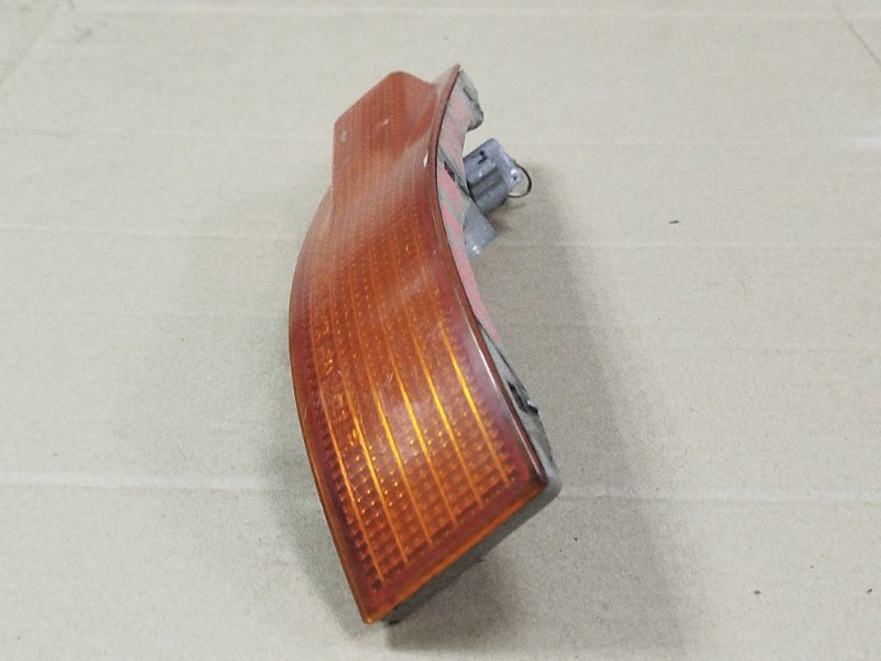 Указатель поворота в бампер передний правый Crown 1992 JZS141