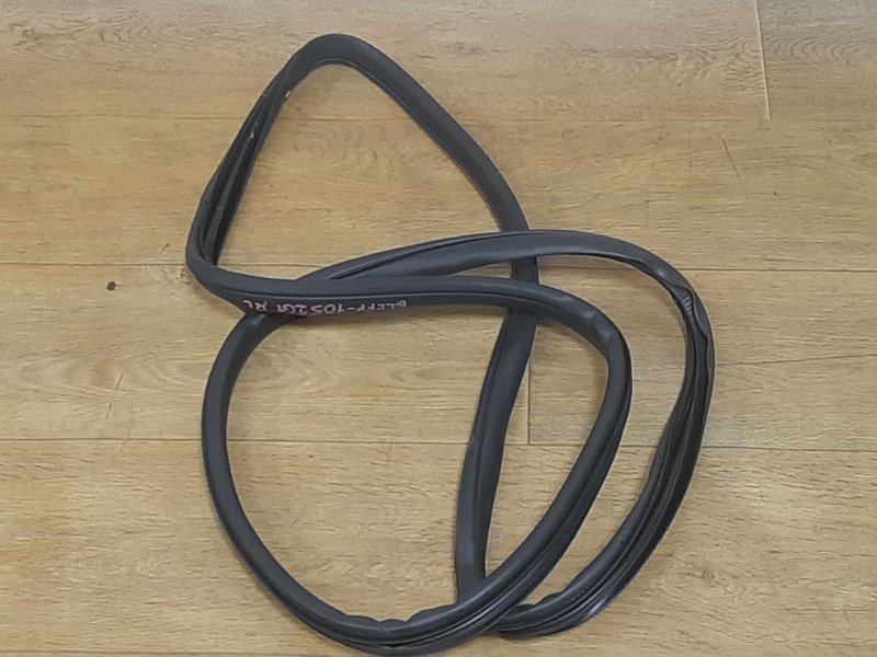 Уплотнитель дверного проема задний левый Mazda Mazda 3 BL LF