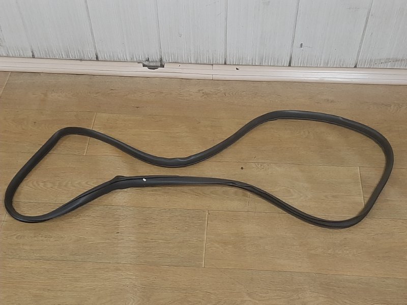 Уплотнитель дверного проема задний левый Mazda 3 2010 BL LF