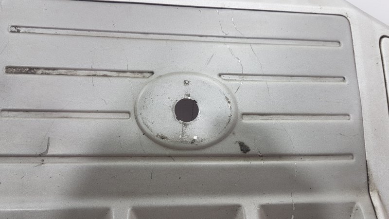 Крышка ДВС декоративная HARRIER MCU15W 1MZ-FE