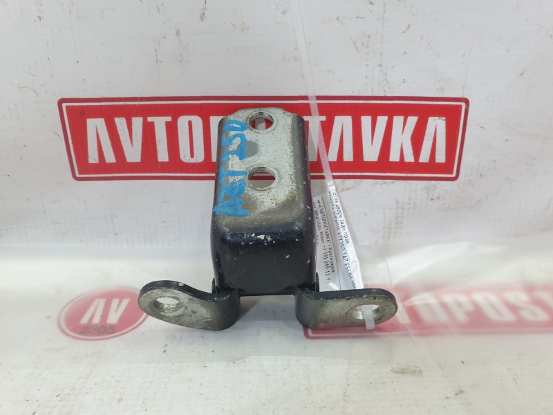 Петля двери задняя правая AVENSIS 03.2005г. AZT250 1AZ-FSE