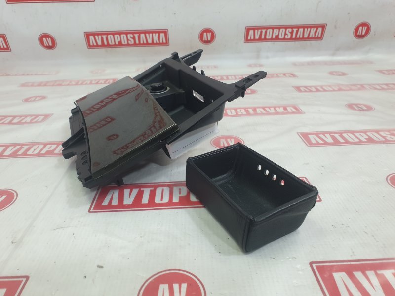 Пепельница MERCEDES-BENZ C300 W204 272.947