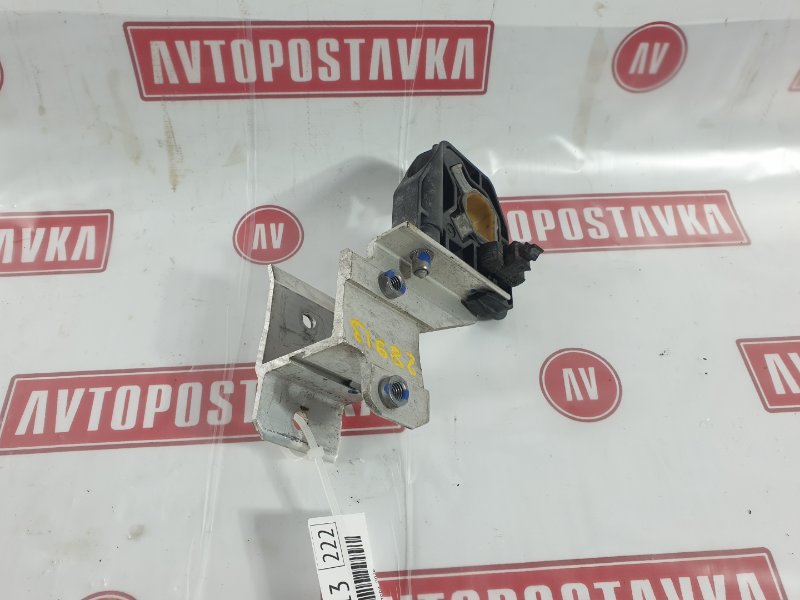 Подушка радиатора правая BMW 320I 05.2012 F30 N20B20B 17118620733 контрактная