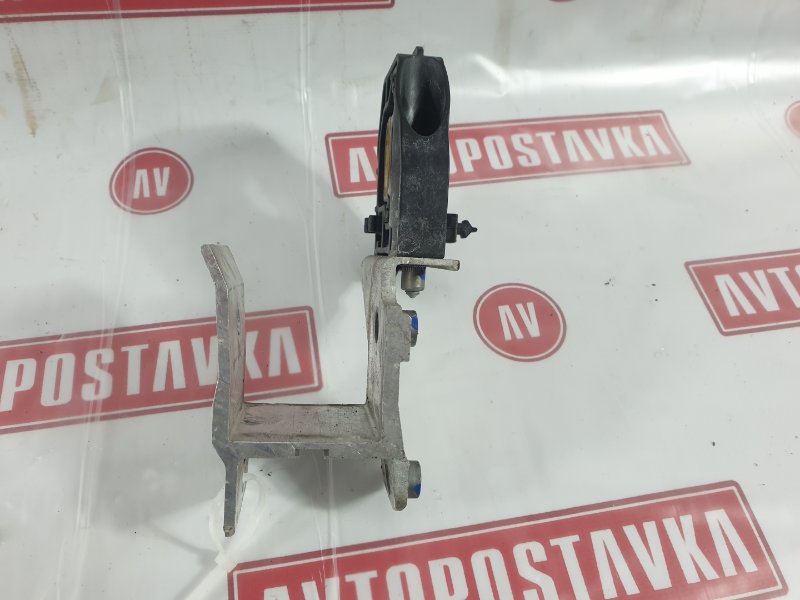 Подушка радиатора правая 320I 05.2012 F30 N20B20B