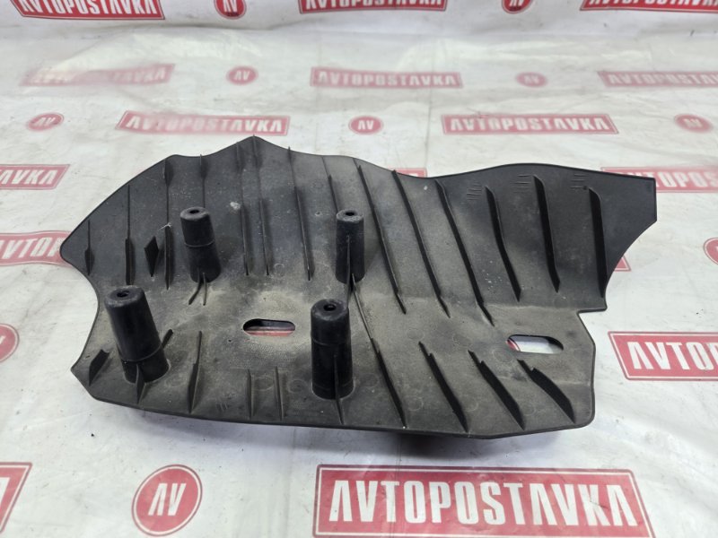 Защита днища кузова задняя левая BMW 320I 05.2012 F30 N20B20B 33326796137 контрактная