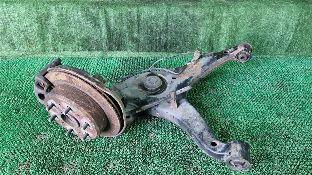 Ступица задняя правая Toyota Granvia 2000 VCH10 5VZ-FE контрактная